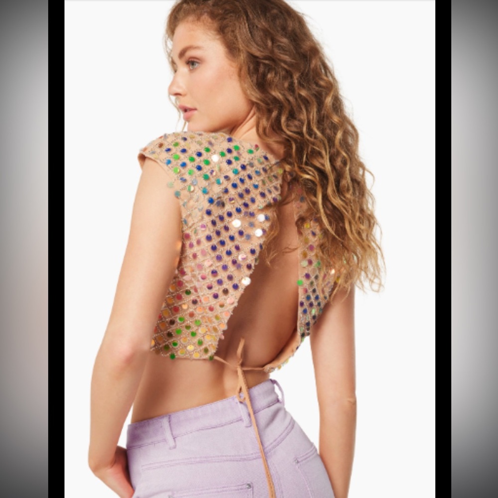 Elliatt Bemuse Top